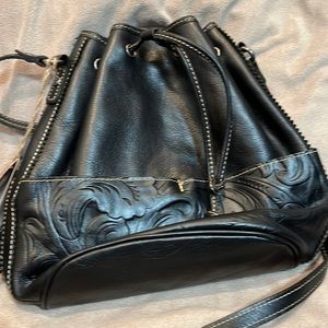 Stunning Patricia Nash Bucket bag
| Size: 10" x 4.25" x 11"